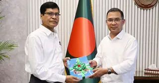 প্রধানমন্ত্রীর কাছে সিএজির অডিট প্রতিবেদন পেশ